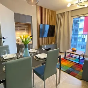 Grey House + Free Parking , Вроцлав Польша